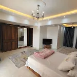 شقة مفروشة تطل علي النيل مباشره