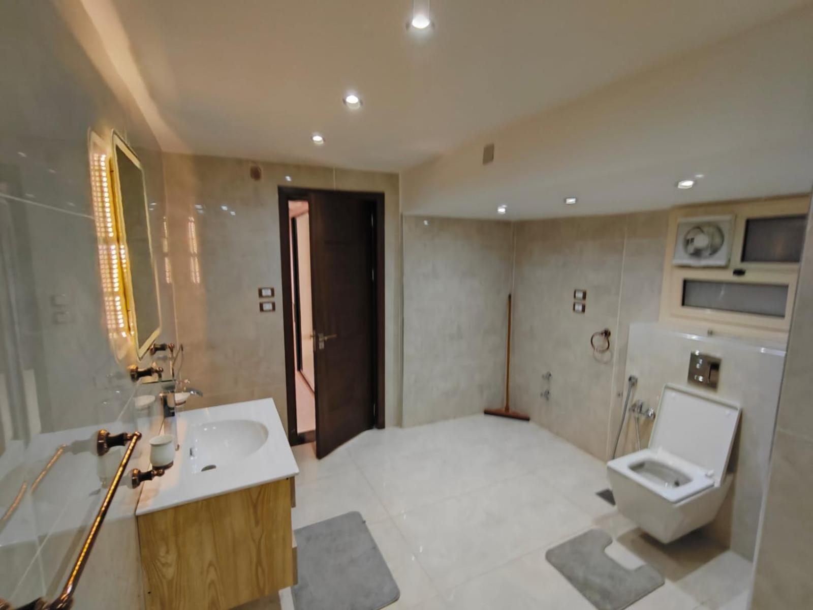 Apartment مفروشة تطل علي النيل مباشره *