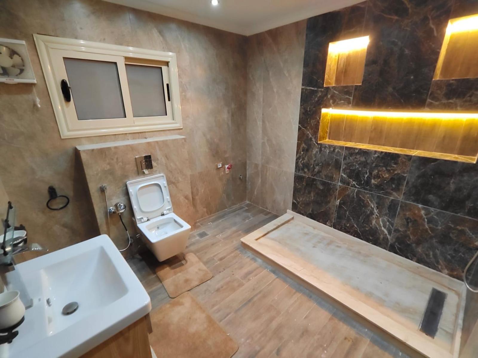 مفروشة تطل علي النيل مباشره Apartment *
